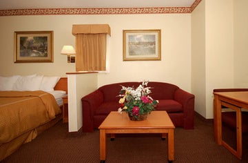 Comfort Inn Suites Huntington Beach In Los Angeles Usa