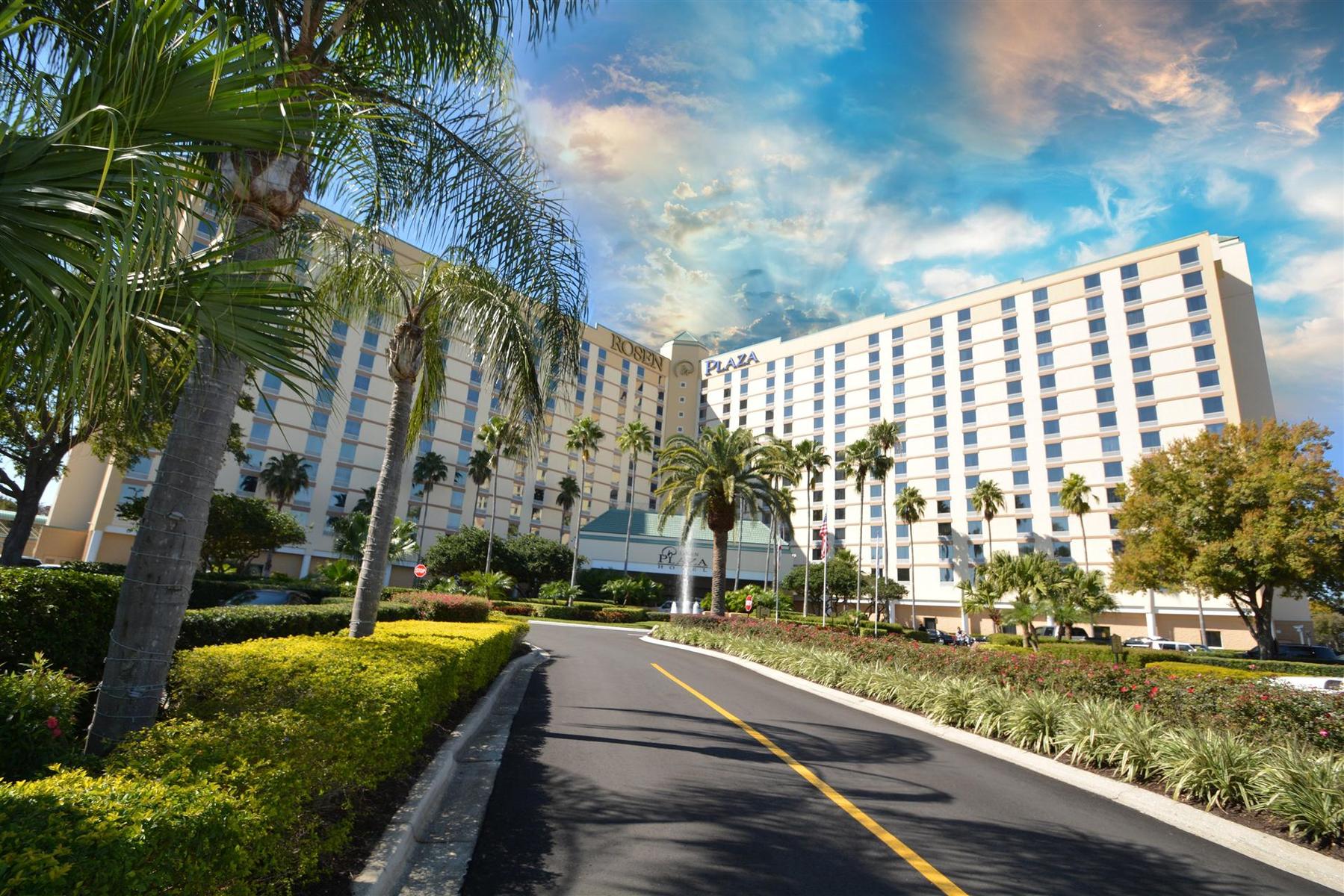 rosen plaza on international drive in orlando usa rosen hotel and resorts